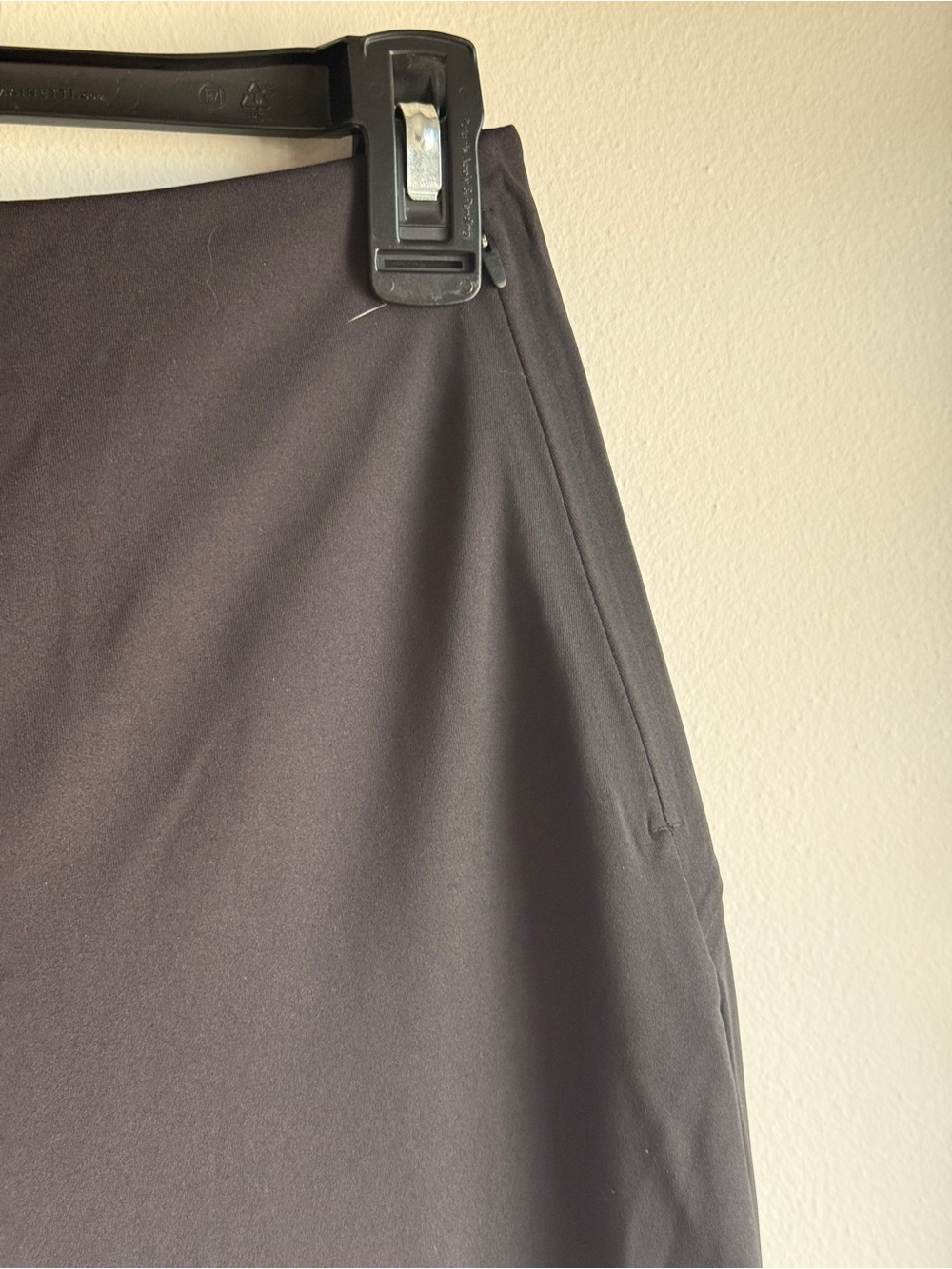 Lululemon Black Straight Leg Pants High Rise Stretch Work Travel Size 6 - Picture 2 of 9